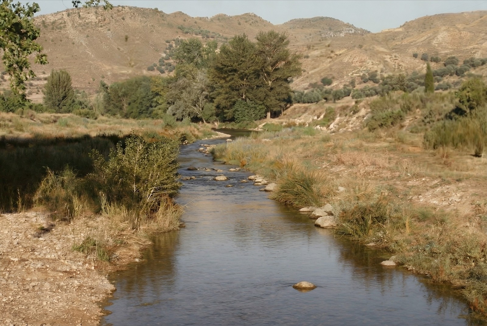 Un niño de nueve años salva a otro de cinco arrastrado por la corriente del río