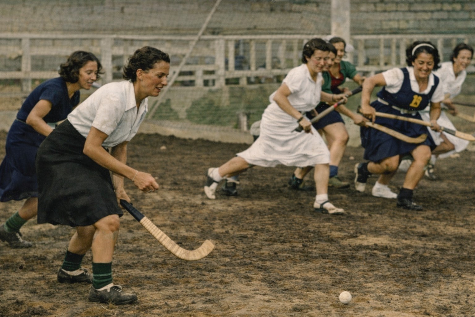 El equipo femenino del Athletic Hockey Club, tres veces campeonas de España, homenajeado