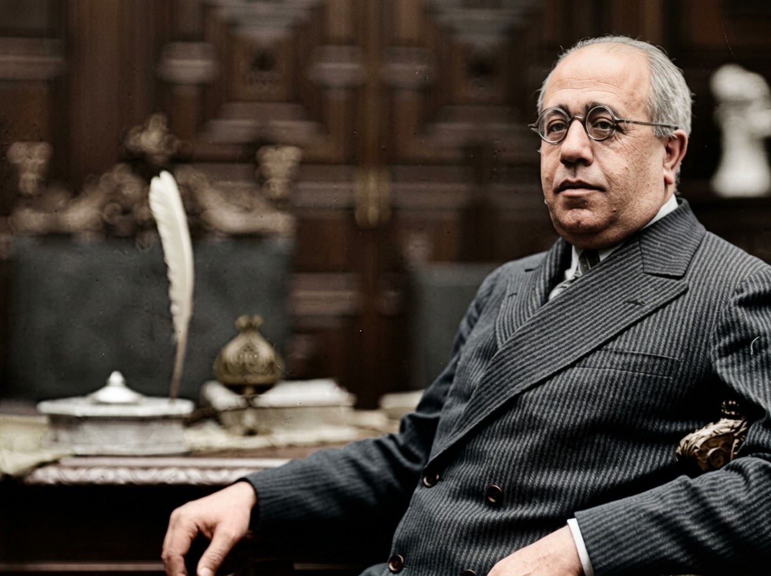 El presidente Azaña permanece en el Palacio Nacional dirigiendo la resistencia del Estado