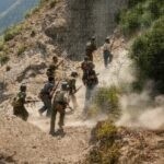 Un grupo de milicianos desplegados en el Alto del León